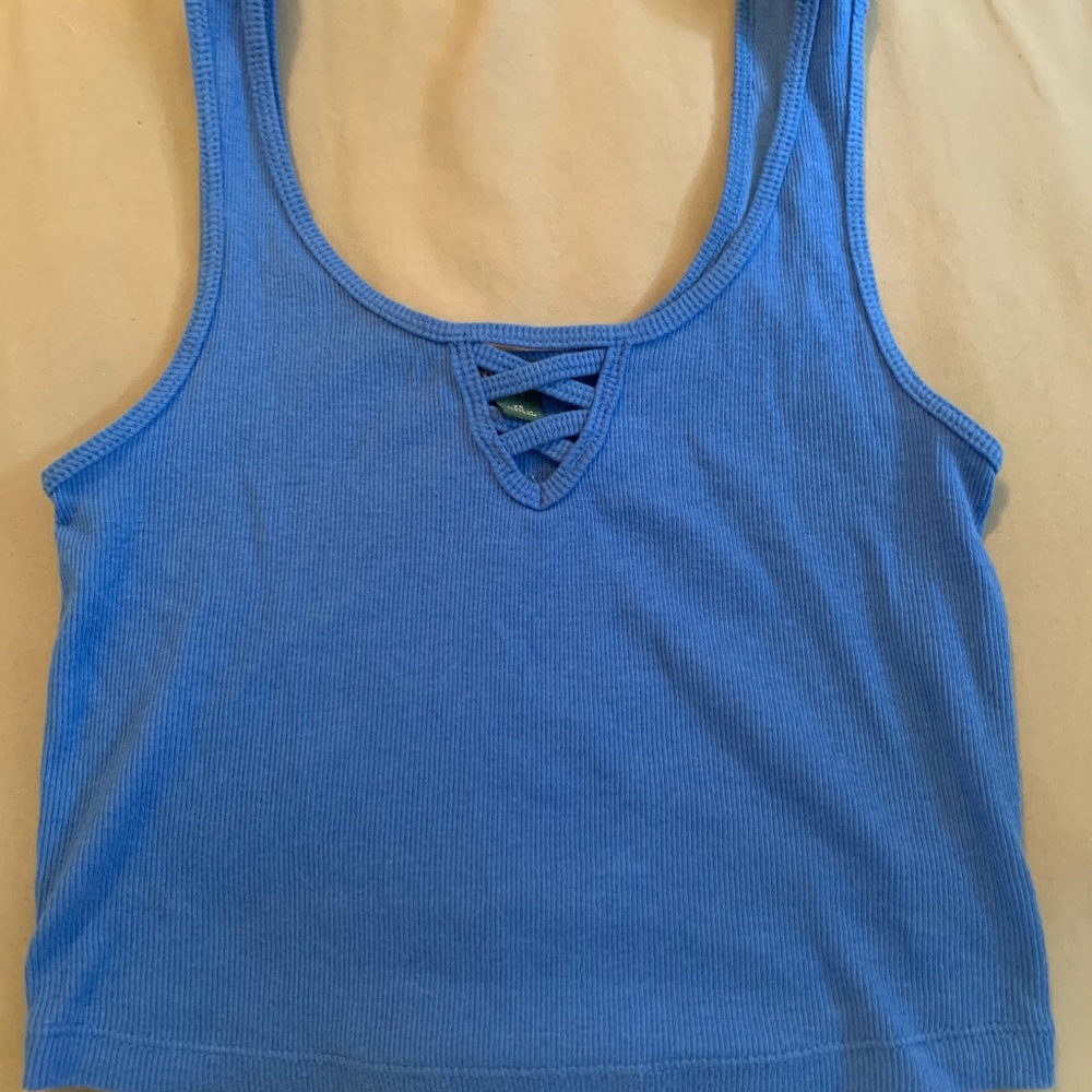 Tops - Picture 10 of 11
